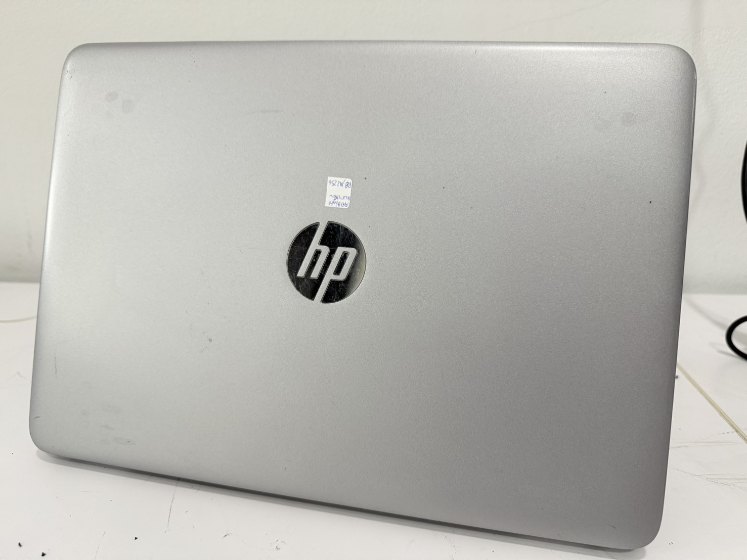 โน๊ตบุ๊ค HP EliteBook 840 G4 (i5-7300U/8GB/M.2 256GB) ไม่มี Adapter แบตเสื่อม จอ Bright ขอบยางเสื่อม