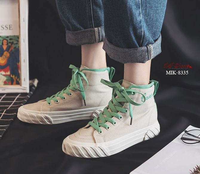 รองเท้าผ้าใบแฟชั่นหุ้มข้อเชือกทูโทน (สีเบจ)
