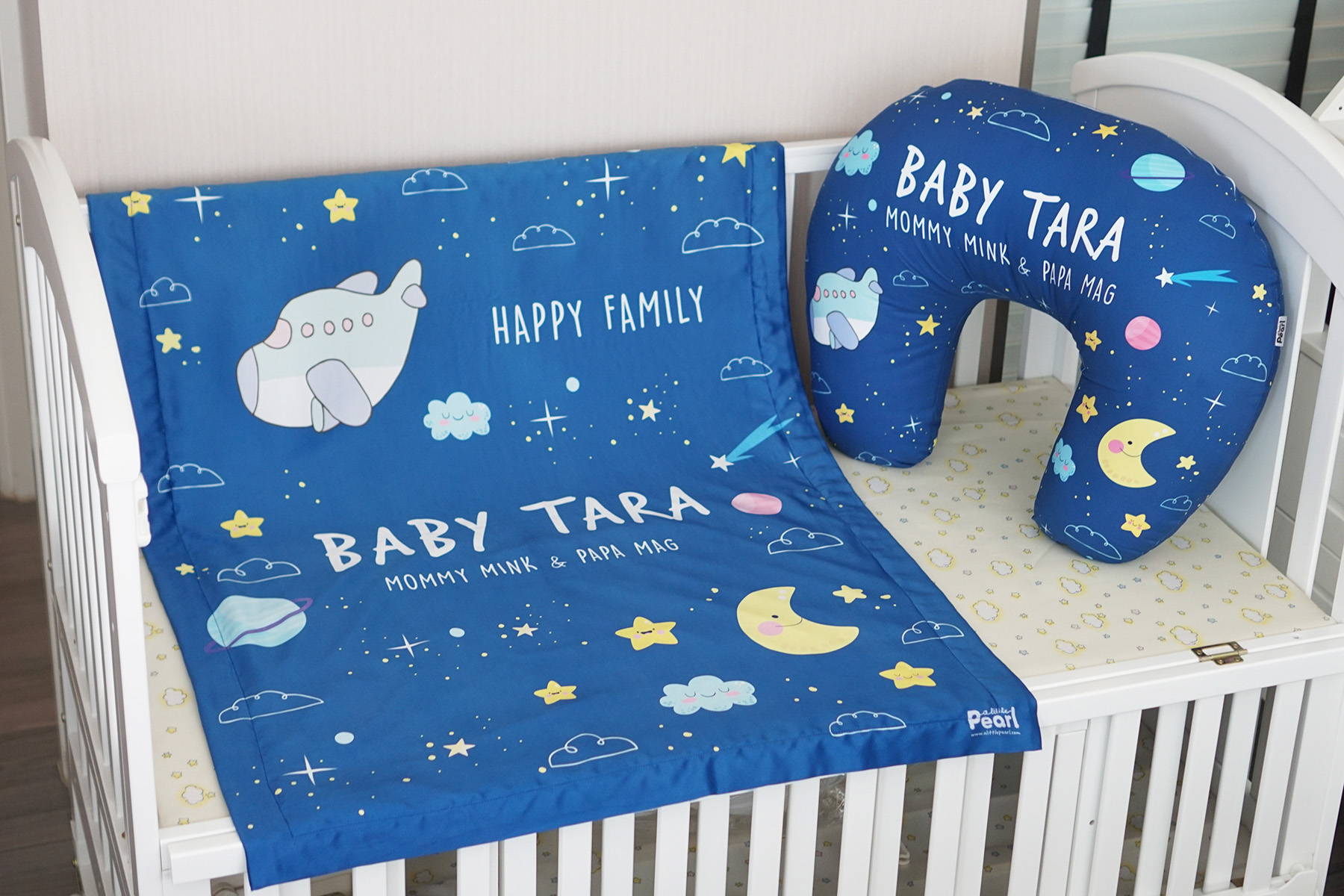 ชุดของขวัญเด็กแรกเกิด ผ้าห่ม ขนาด75x100cm + หมอนรองให้นม ลาย Plane - Navy