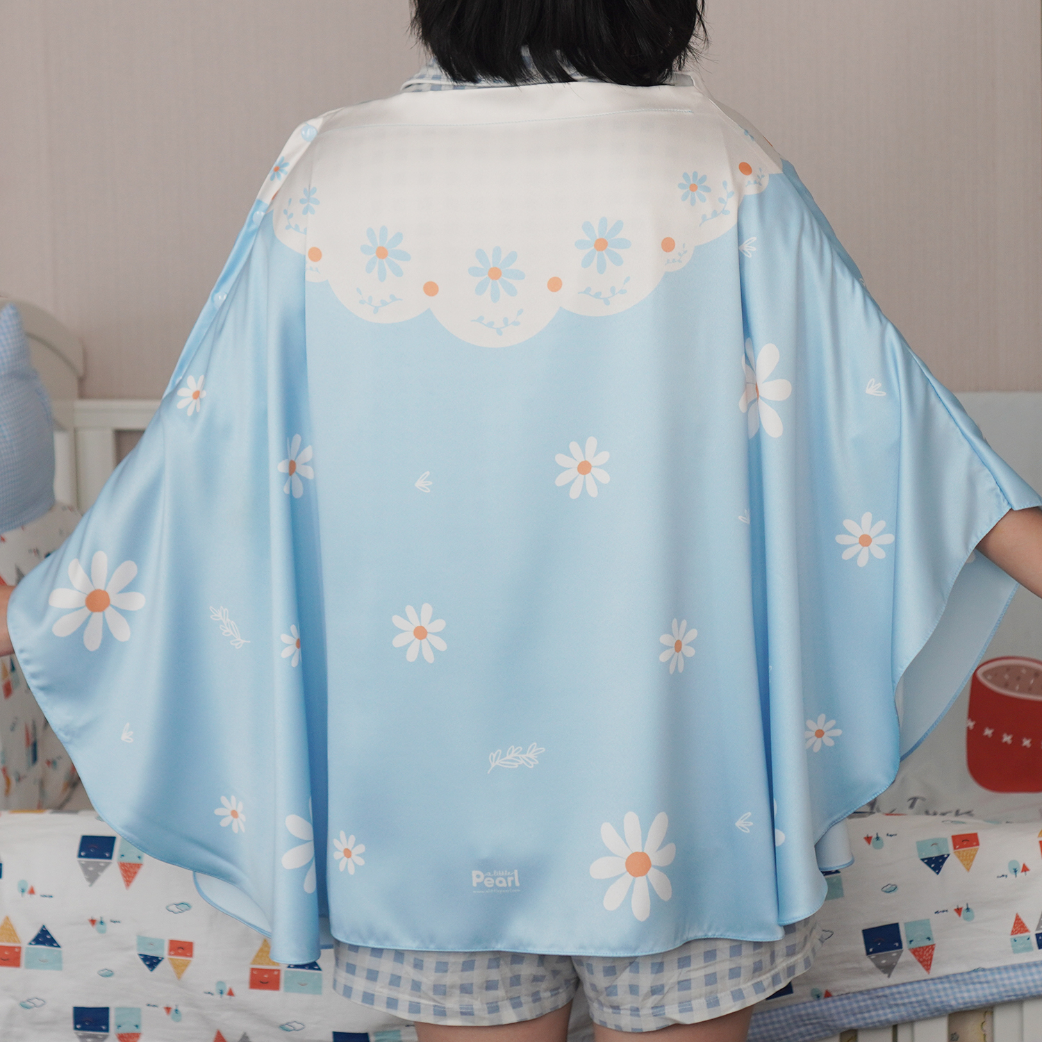 ผ้าคลุมให้นม 3in1 (รุ่นมีกระดุม ถอดโครงได้) แบบสั่งทำใส่ชื่อ ลาย Daisy - Blue