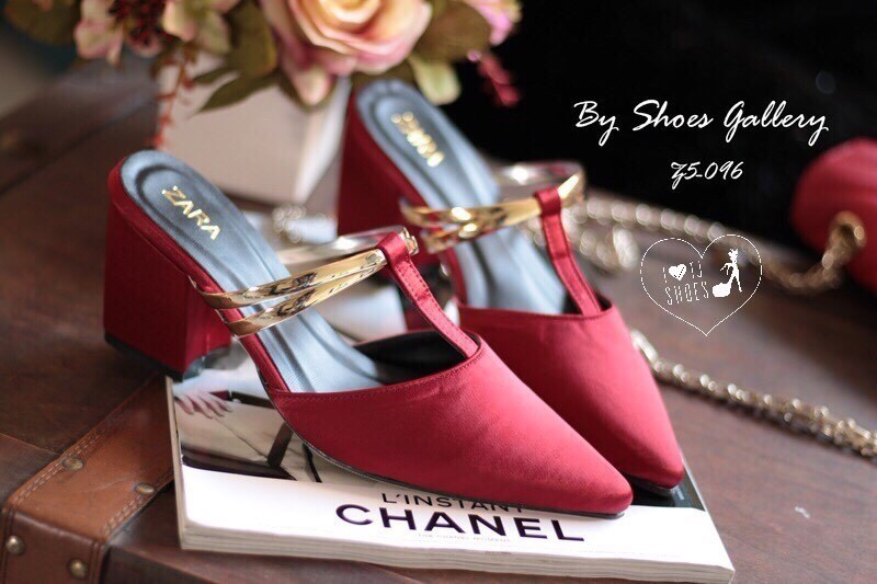 พร้อมส่ง : รองเท้า Zara ส้นตันคาดทอง (สีแดง)