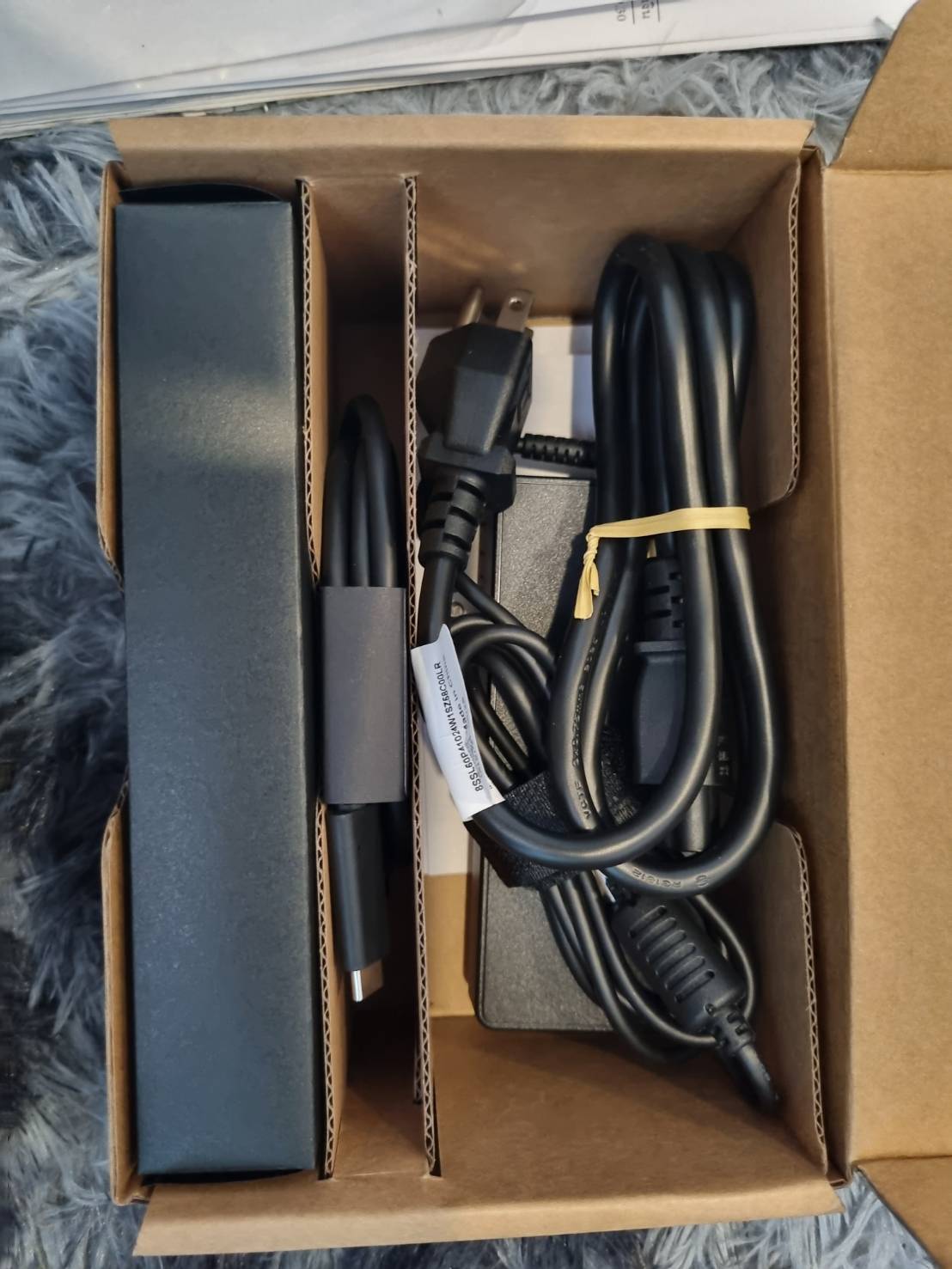 แท่นเชื่อมต่อ ThinkPad Universal USB-C Dock 40AY0090TW ของใหม่