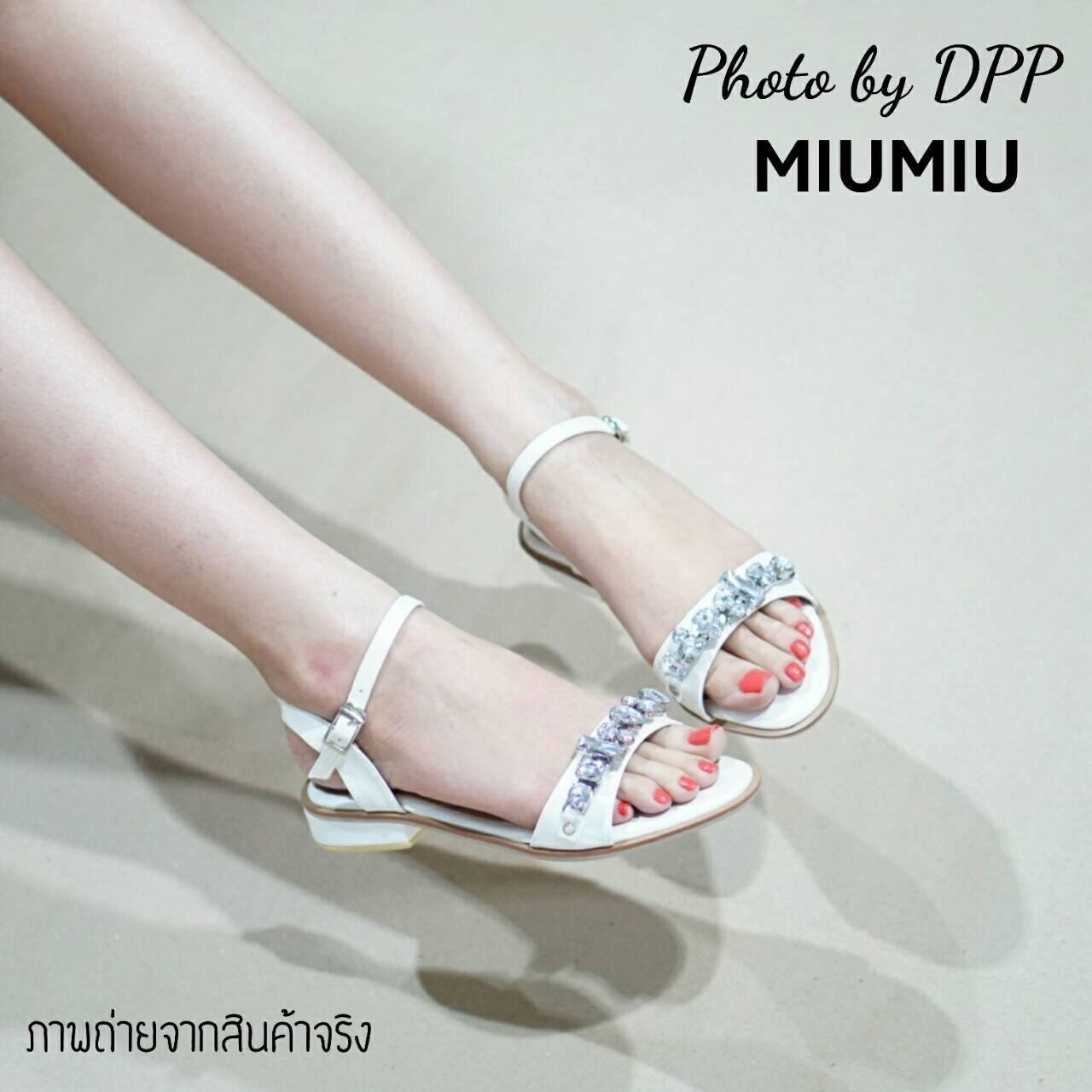 พร้อมส่ง : รองเท้ารัดส้น MIU MIU Style (สีขาว)