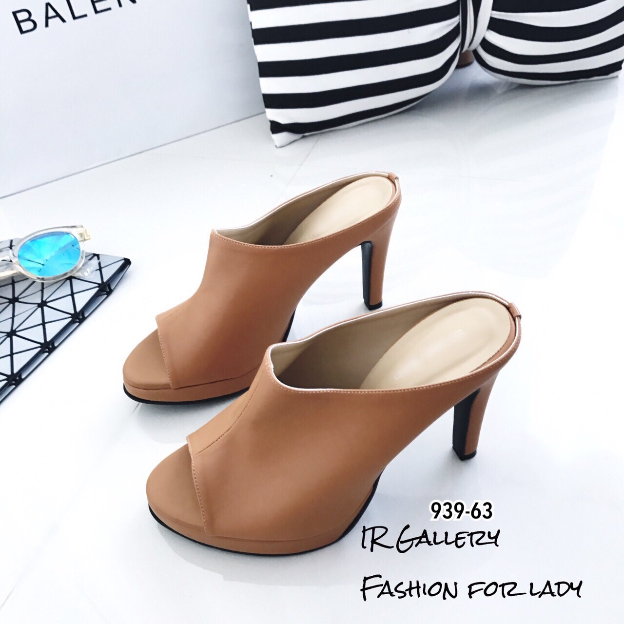 รองเท้าส้นสูงหนังนิ่มเปิดส้น (สีดำ)