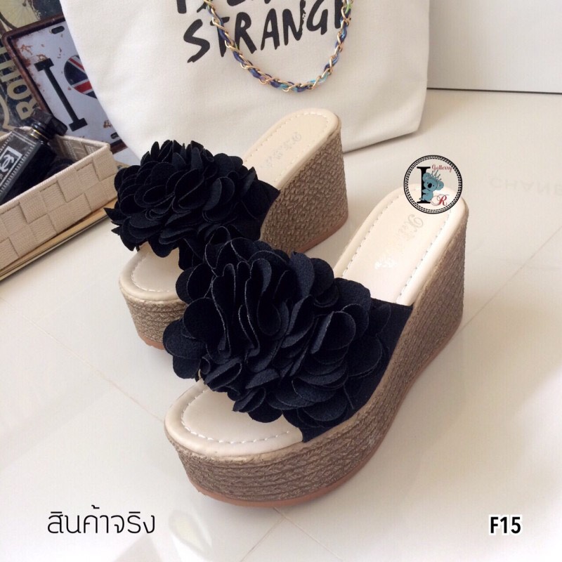 รองเท้าลำลองส้นเตารีดแต่งดอก (สีดำ)