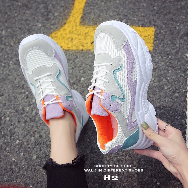 รองเท้าผ้าใบเสริมส้นทรง Sportแต่งลาย (สีชมพู)