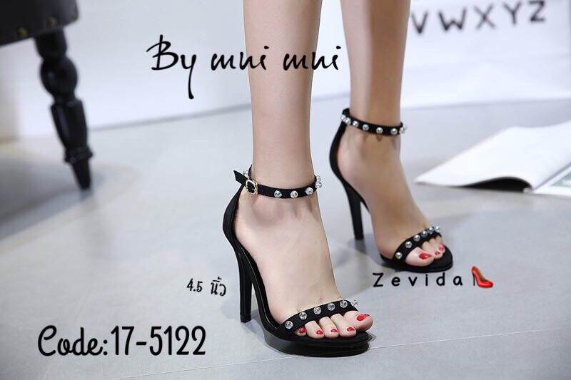 รองเท้าส้นเข็มสักหลาดแต่งมุก (สีดำ)