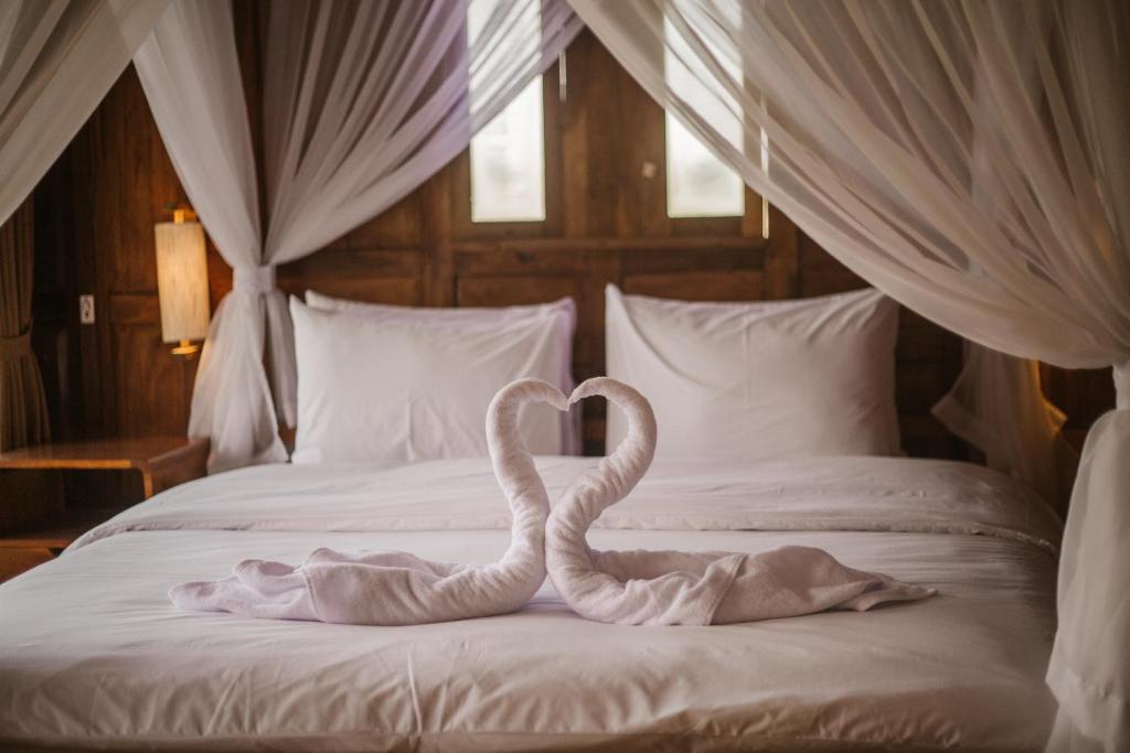 ขายกิจการรีสอร์ทขนาด 11 ห้องพัก ติดแม่น้ำปราณบุรี จ.ประจวบคีรีขันธ์ บรรยากาศร่มรื่น ใกล้ภูเขาและแหล่งธรรมชาติ