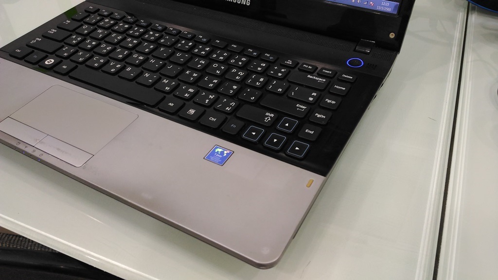 SAMSUNG NP305E4Z-S04TH