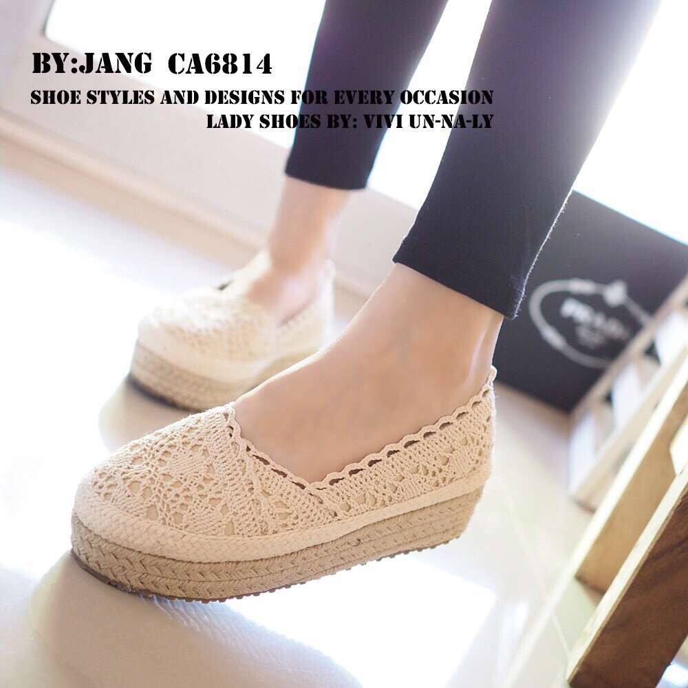 พร้อมส่ง : รองเท้าลูกไม้เสริมส้นวนปอ