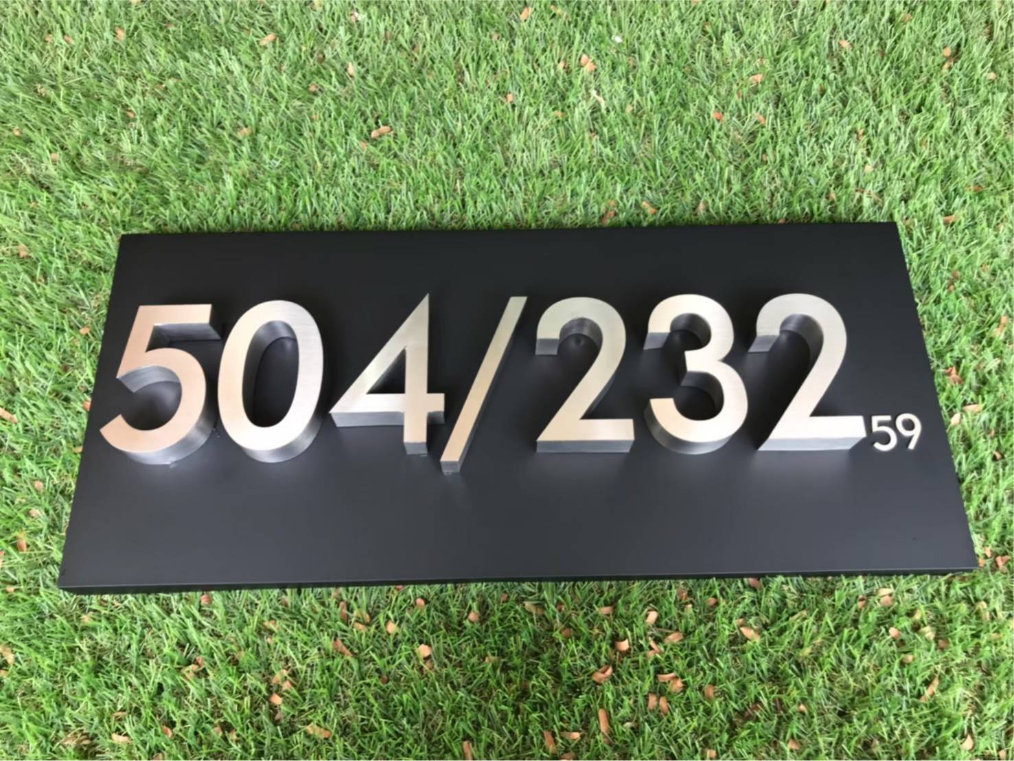 ป้ายบ้านเลขที่ อักษรโลหะ