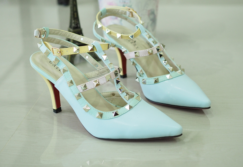 พร้อมส่ง : รองเท้า Valentino Pastel Heels 2015 (สีฟ้าพาสเทล)