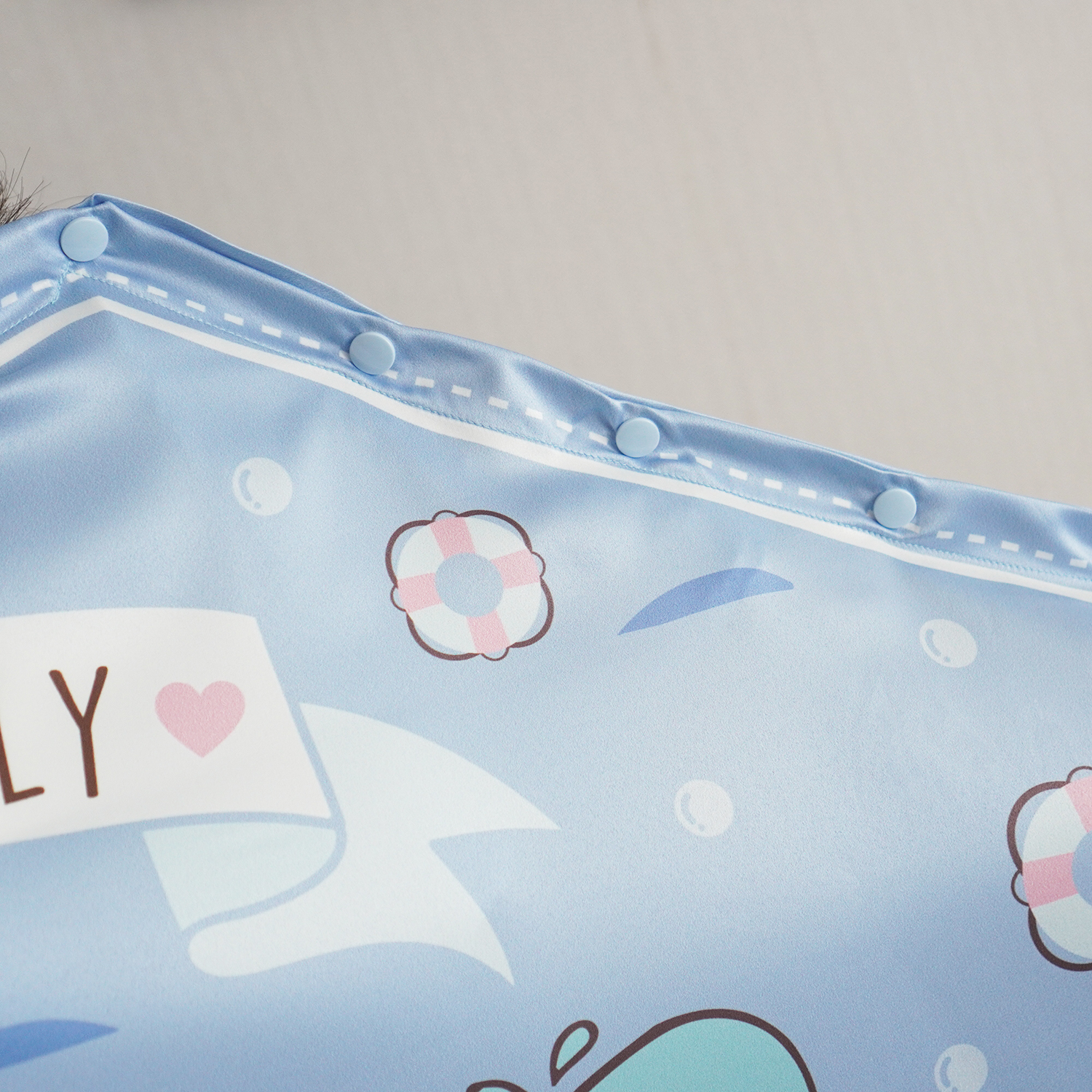 ผ้าคลุมให้นม 3in1 (รุ่นมีกระดุม ถอดโครงได้) แบบสั่งทำใส่ชื่อ ลาย Whale - Blue