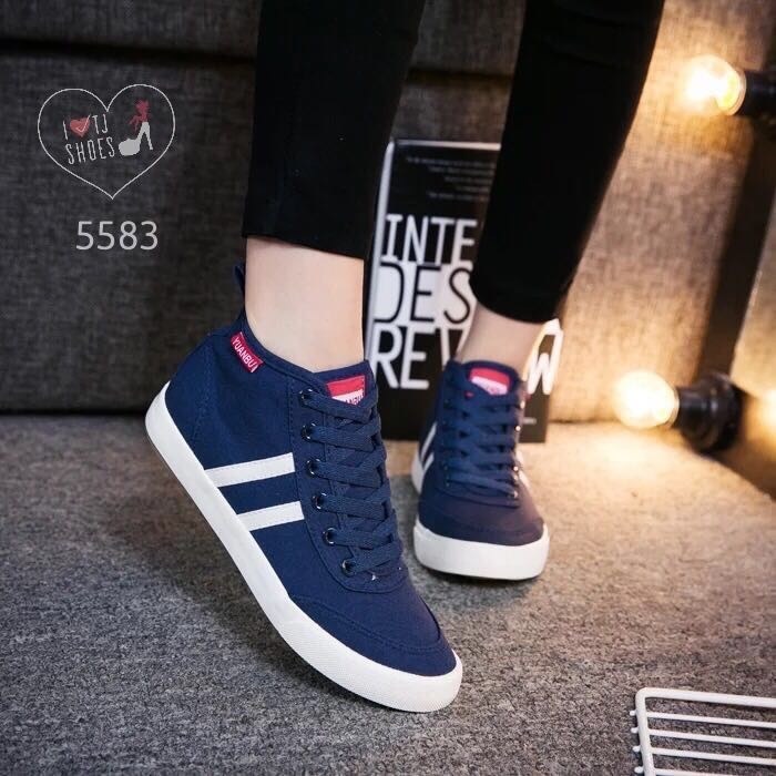 พร้อมส่ง : รองเท้าผ้าใบหุ้มข้อลาย Sport (สีน้ำเงิน)