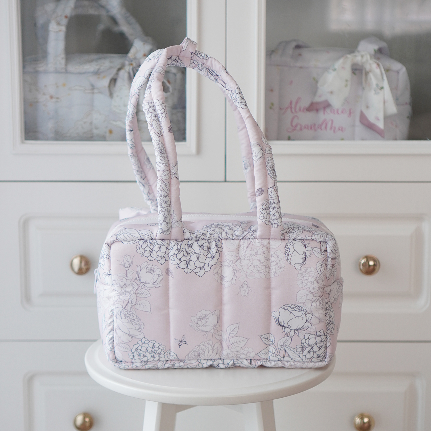Fluffy Bowling Bag กระเป๋านุ่มนิ่ม ทรง Bowling แบบพร้อมส่ง ลาย Butterfly Vintage - Pink