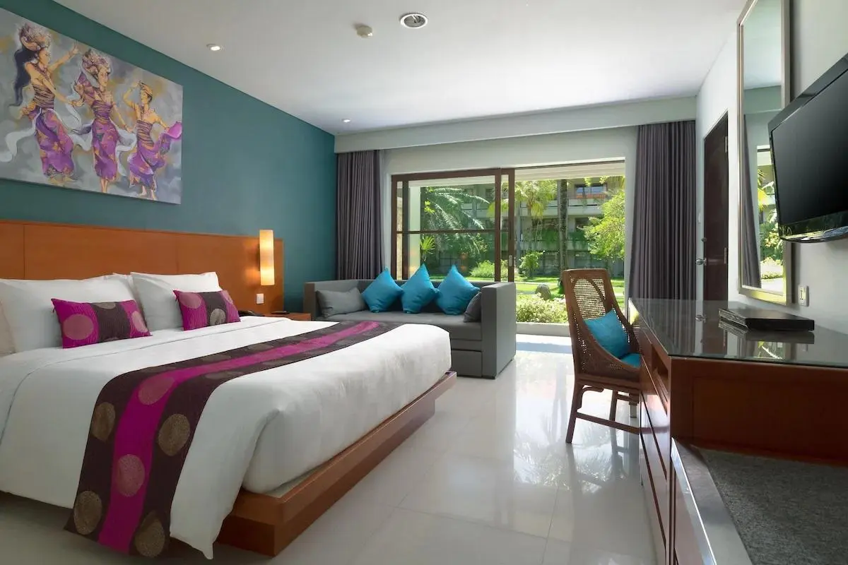 ขายโรงแรมหรู ระดับ 5 ดาว ขนาด 179 ห้อง ใกล้หาดกมลา ภูเก็ต 350 เมตร