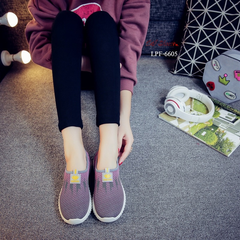 รองเท้าผ้าใบทรงสวมสไตล์ลำลอง (สีม่วง)