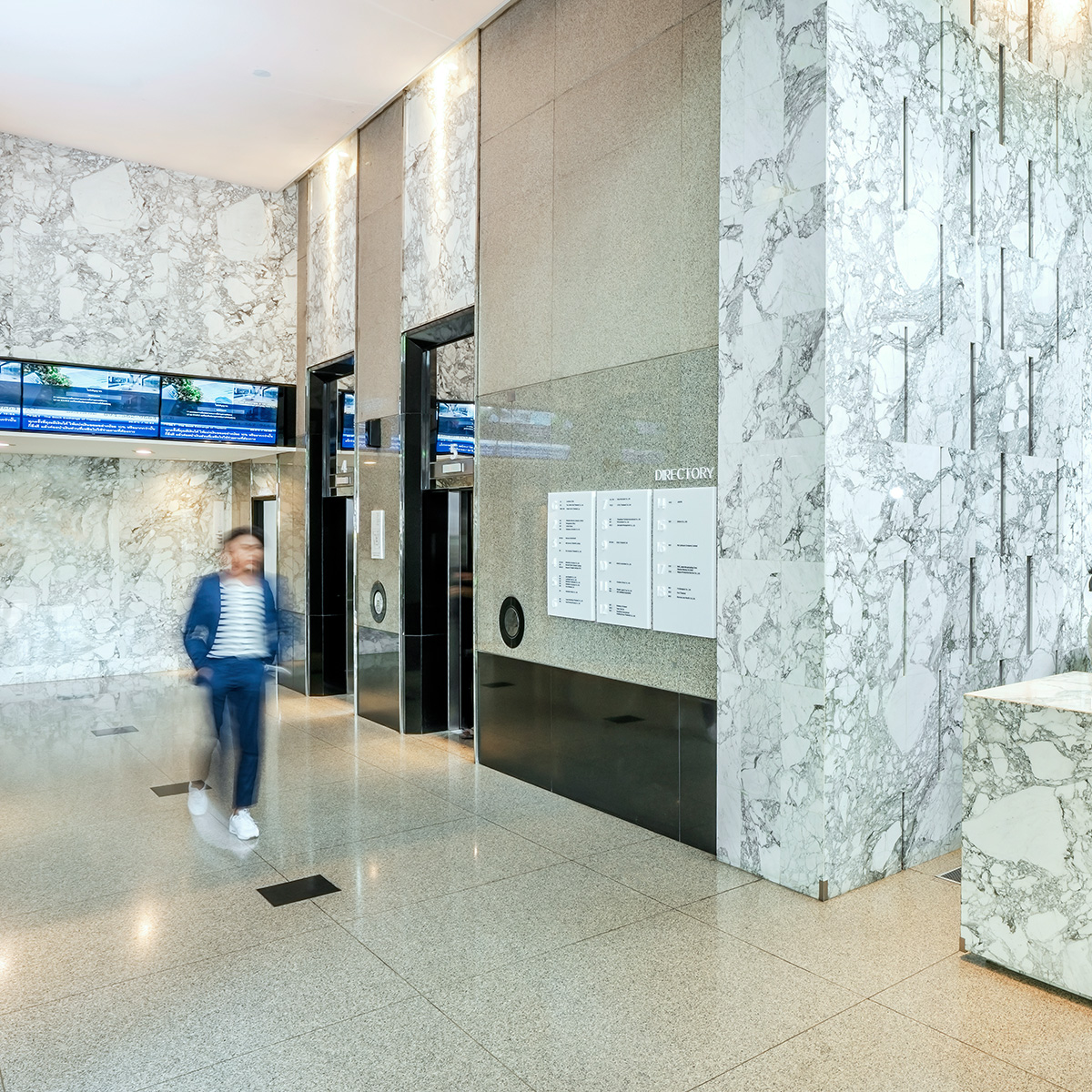 ให้เช่าอาคารสำนักงานติดถนนวิทยุ ใกล้สวนลุมพีนี และใกล้รถไฟฟ้า BTS เพลินจิต 600 เมตร 208 WIRELESS ROAD BUILDING | BANGKOK