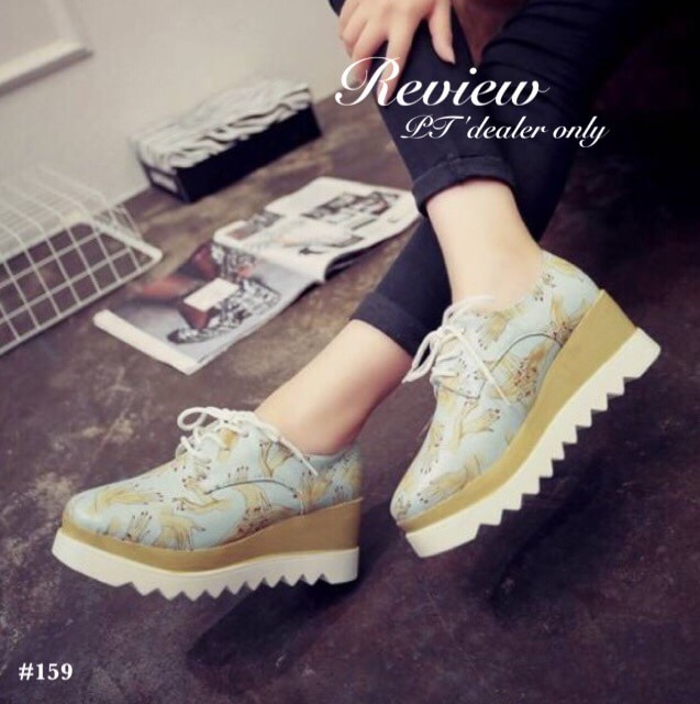 พร้อมส่ง : รองเท้าผ้าใบหนังซาฟีโน่ (สีฟ้า)