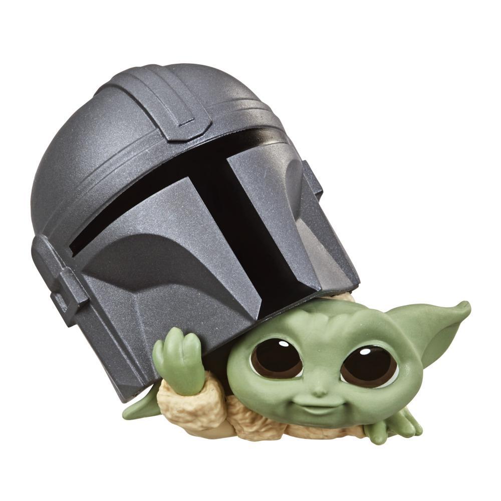 Hasbro Star Wars The Bounty Collection Series 3 The Mandalorian The Child “Baby Yoda” Helmet Peeking Pose Figure ฮาสโบร สตาร์ วอร์ส แมนดาโรเลี่ยน หุ่นโมเดลฟิกเกอร์ เบบี้ โยดา เฮลเม็ท พีคกิ้ง โพส ขนาด2.25 นิ้ว ลิขสิทธิ์แท้