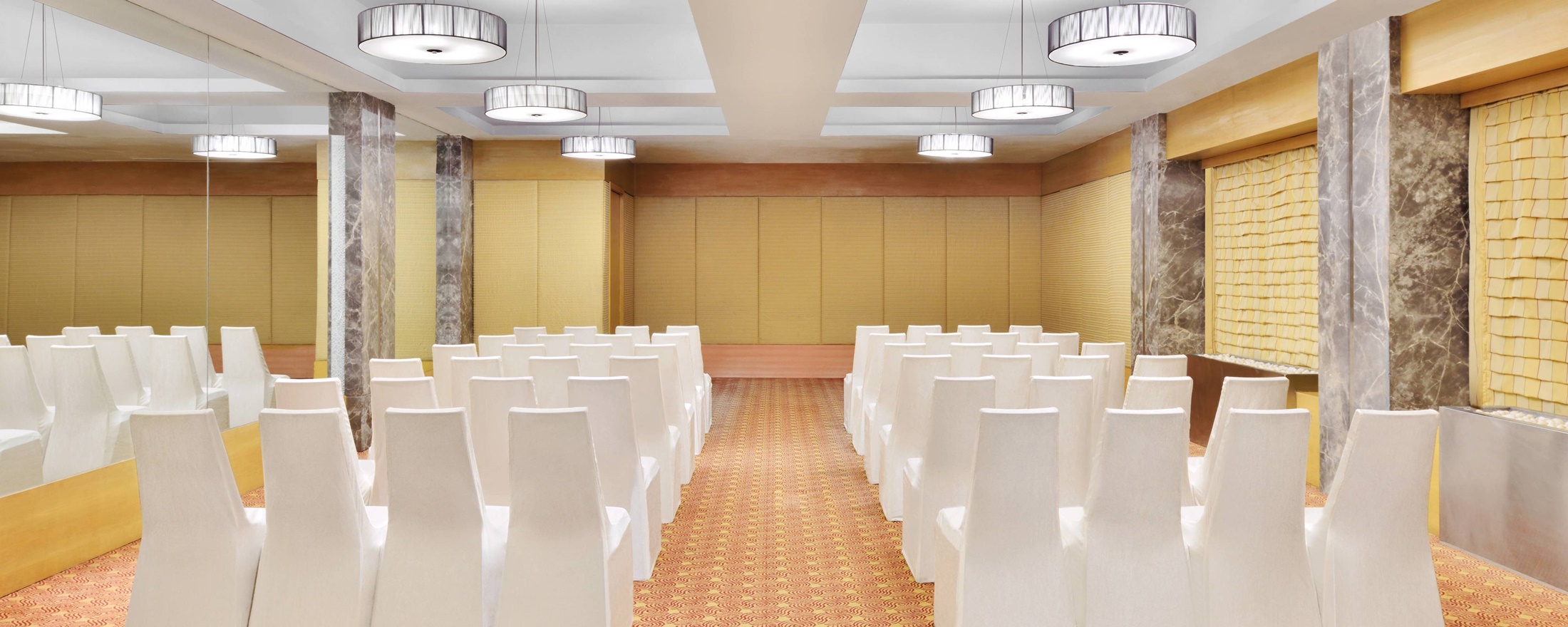 ขายโรงแรม 4 ดาว ขนาด 62 ห้อง ในตัวเมืองเชียงราย ห่างจากหอนาฬิกา/ไนท์บาซ่า 1.5 - 2 กม.