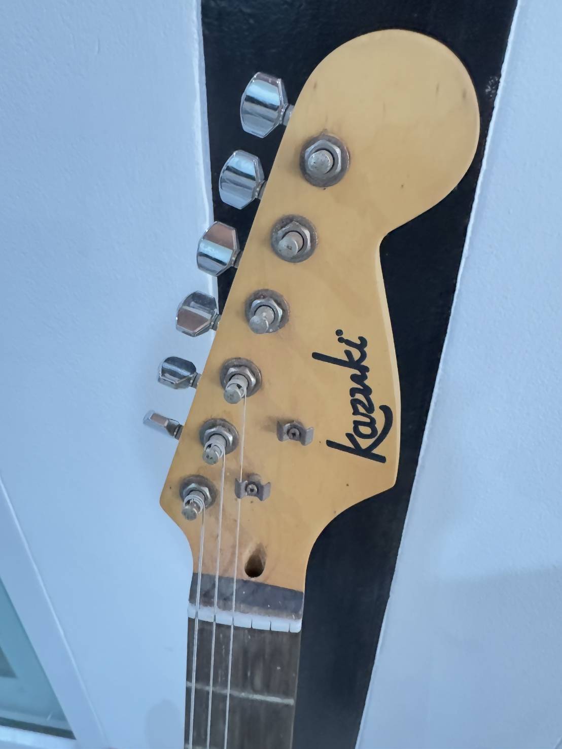 กีต้าร์ไฟฟ้า Kazuki Newcomer ST สี Nutural **สายขาด