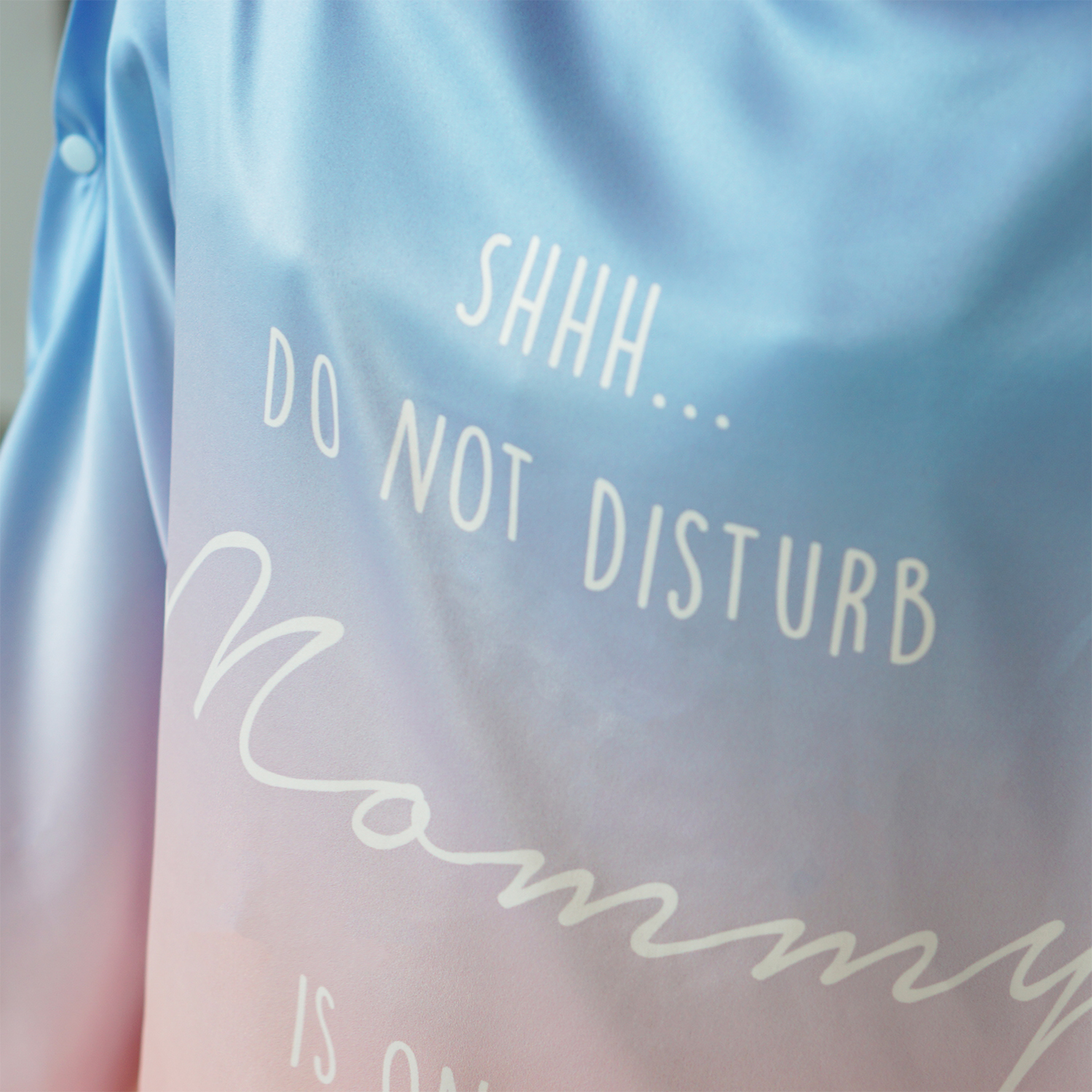 ผ้าคลุมให้นม 3in1 (รุ่นมีกระดุม ถอดโครงได้) แบบสั่งทำใส่ชื่อ ลาย Gradient - Blue Pink