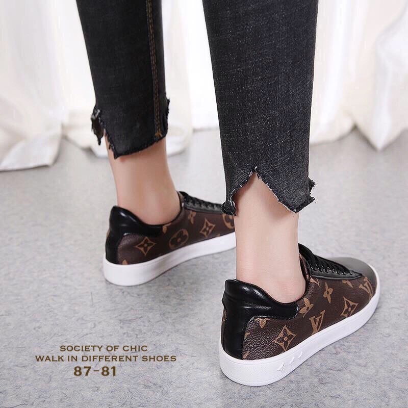 รองเท้าผ้าใบ Style LV