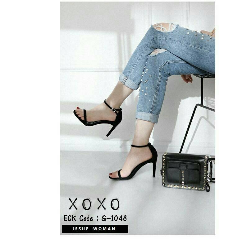 รองเท้าส้นสูงรัดข้อสไตล์เรียบ (สีดำ)