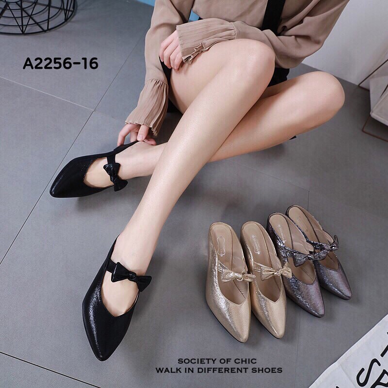 รองเท้าคัทชูเปิดว้นแต่งโบว์ (สีดำ)