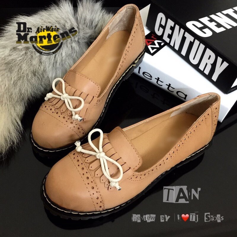 พร้อมส่ง : รองเท้าผ้าใบวินเทจ Style Mr.Martens (สีแทน)