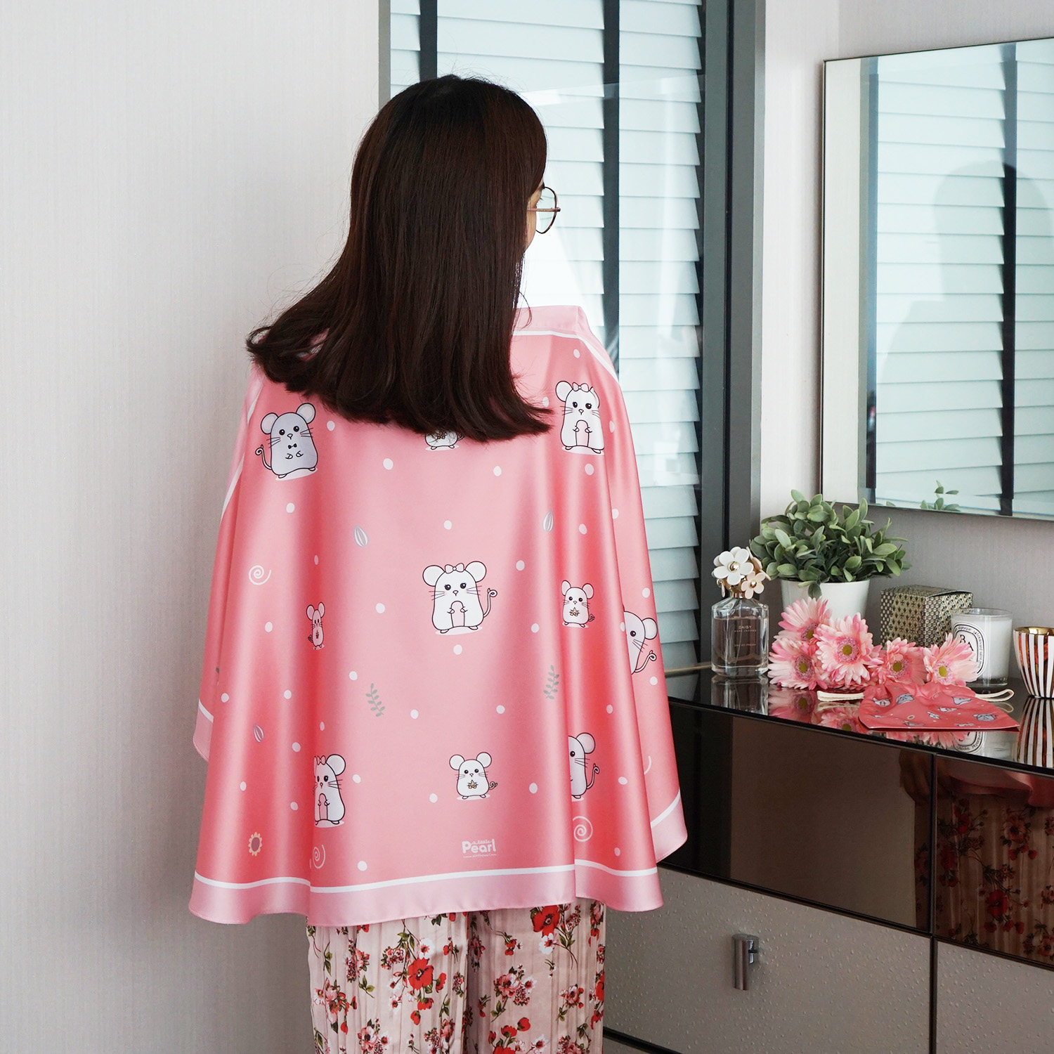 ผ้าคลุมให้นม สั่งทำใส่ชือ ลาย Mini Mouse - Old Rose