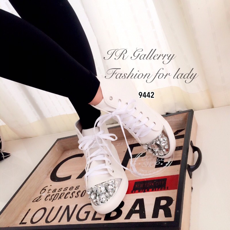 รองเท้าผ้าใบหุ้มข้อ Style MIU MIU