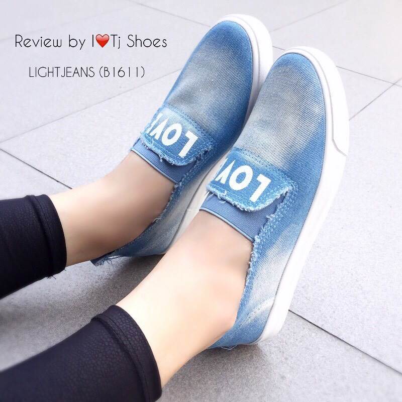 รองเท้าผ้าใบยีนส์ Love (สีอ่อน)