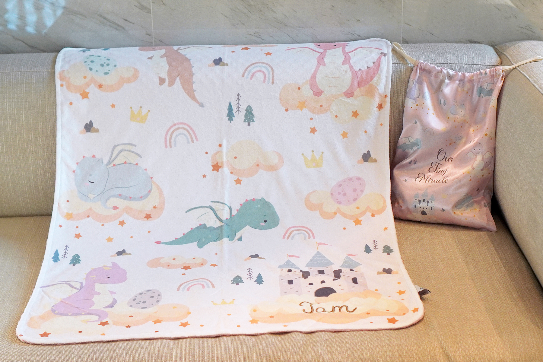 ผ้าห่ม Minky ลาย Dragon 75x100cm แบบปักชื่อ ด้านหลังสีชมพู