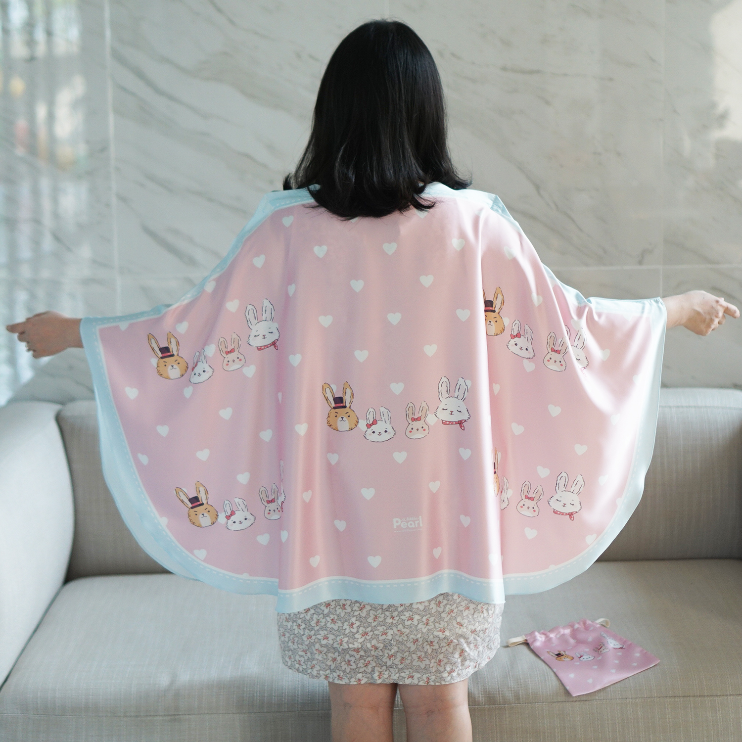 ผ้าคลุมให้นม สั่งทำใส่ชือ ลาย Rabbit Family - Pink