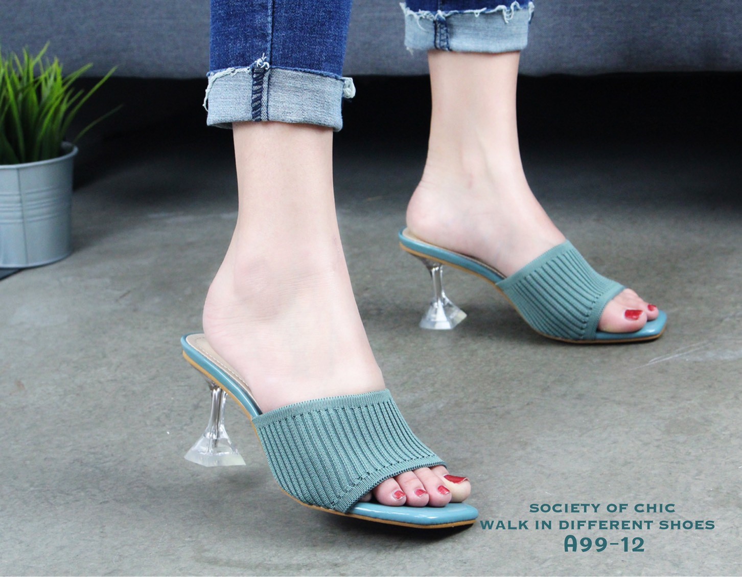 รองเท้าแตะเสริมส้นแจกันใส (สีเขียว)