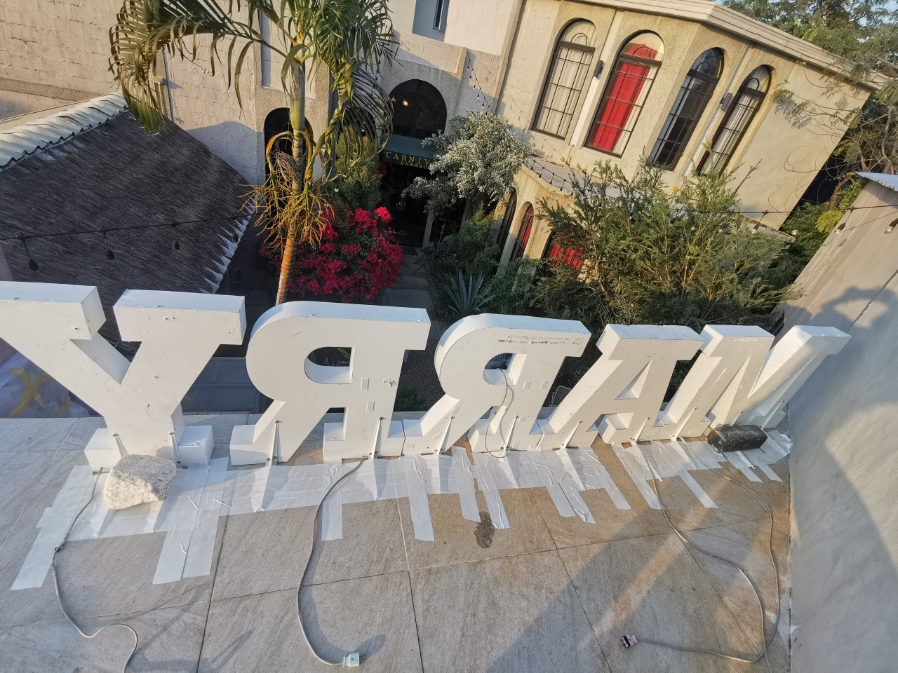 งานเช่าอักษรไฟปิงปปอง " MARRY ME "