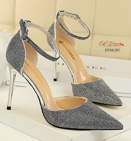 รองเท้าคัทชูส้นสูงเมทัลลิครัดข้อ (สีเทา)