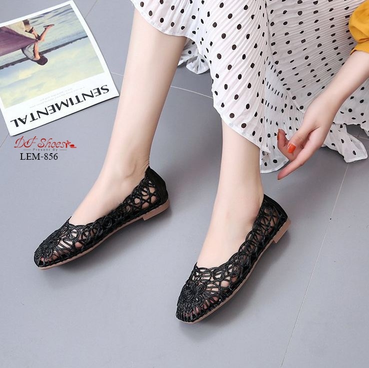 รองเท้าคัทชูหนังสาน (สีดำ)