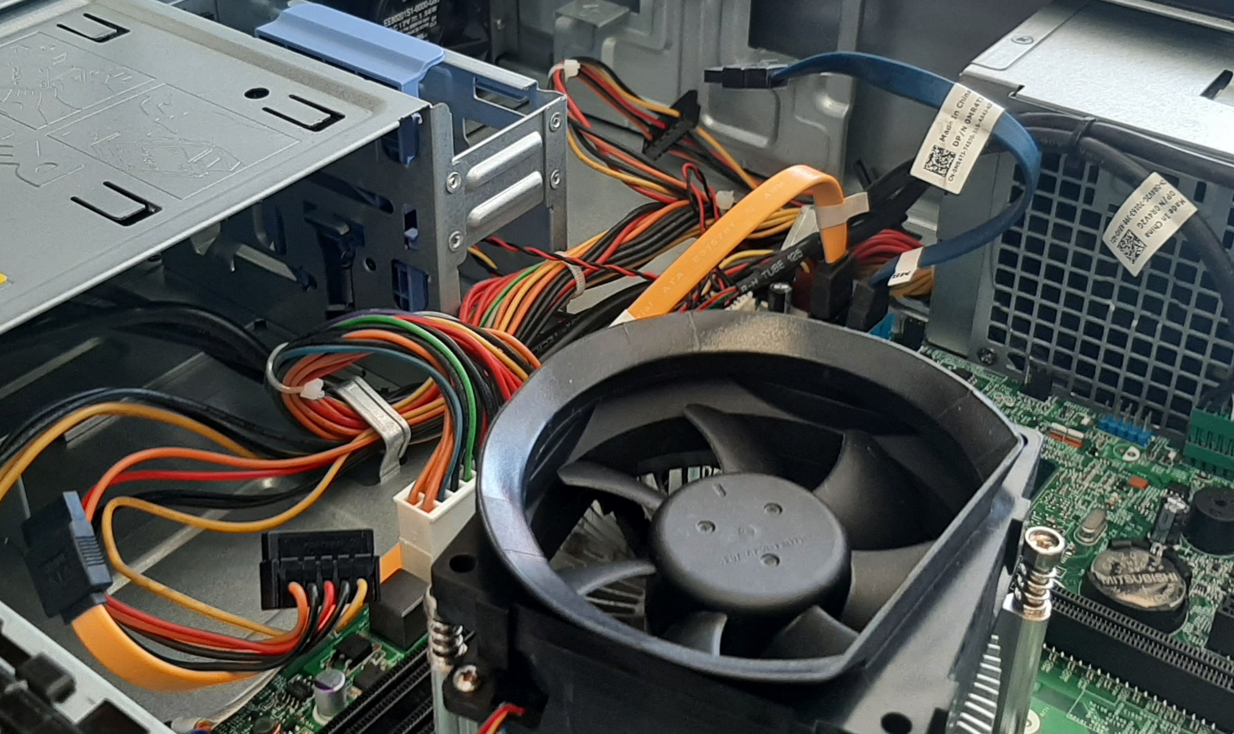 คอมพิวเตอร์ตั้งโต๊ะมือสอง Dell Optiplex 3010 DT (i3-3220 Ram4GB HDD1TB) สภาพดี ประกันร้าน 1 เดือน