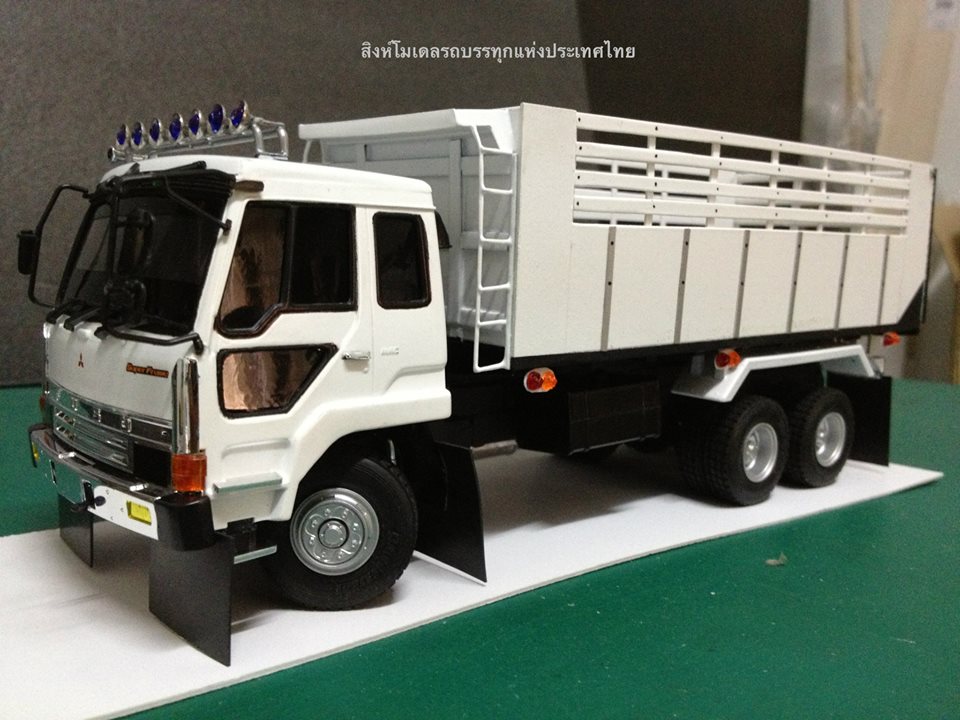 โมเดลรถขนดิน 10 ล้อ 1/32