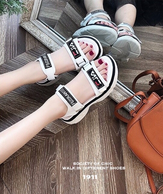 รองเท้าแตะลำลอง Style Fila (สีขาว)