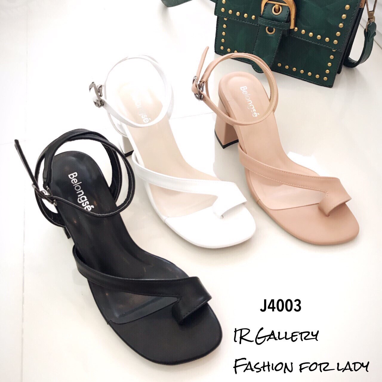 รองเท้าส้นตันแต่งสายไขว้โป้ง (สีขาว)