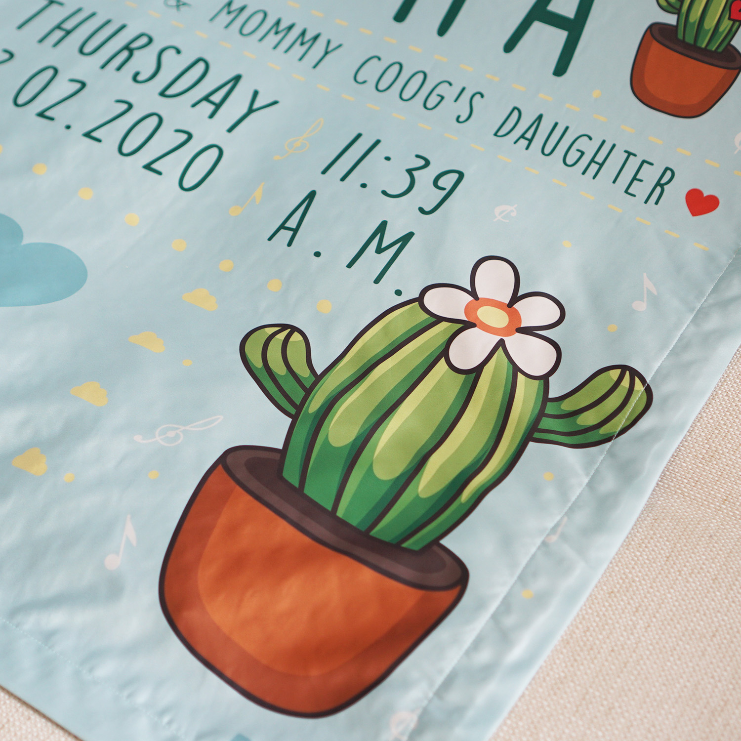 ผ้าห่มสั่งทำใส่ประวัติแรกเกิด ลายกระบองเพชร Cactus - Mint