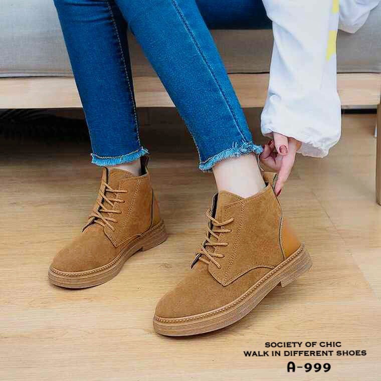 รองเท้าผ้าใบหุ้มข้อสไตล์ Martin (สีดำ)