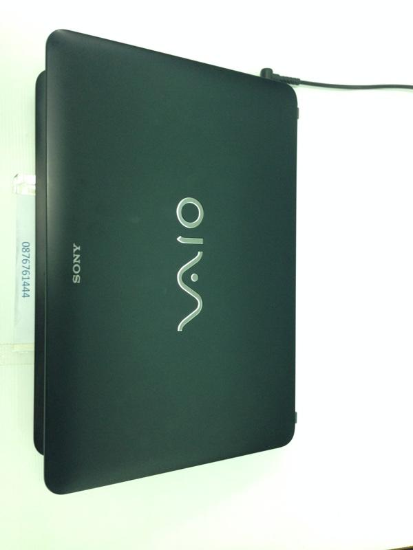 Sony VAIO SVF142C1WW