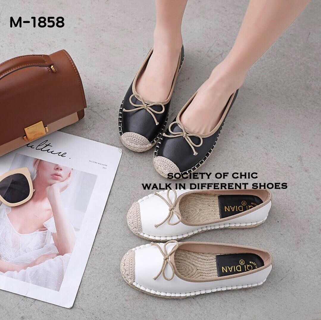 รองเท้าคัทชูหัวปอทรงสวม (สีดำ)