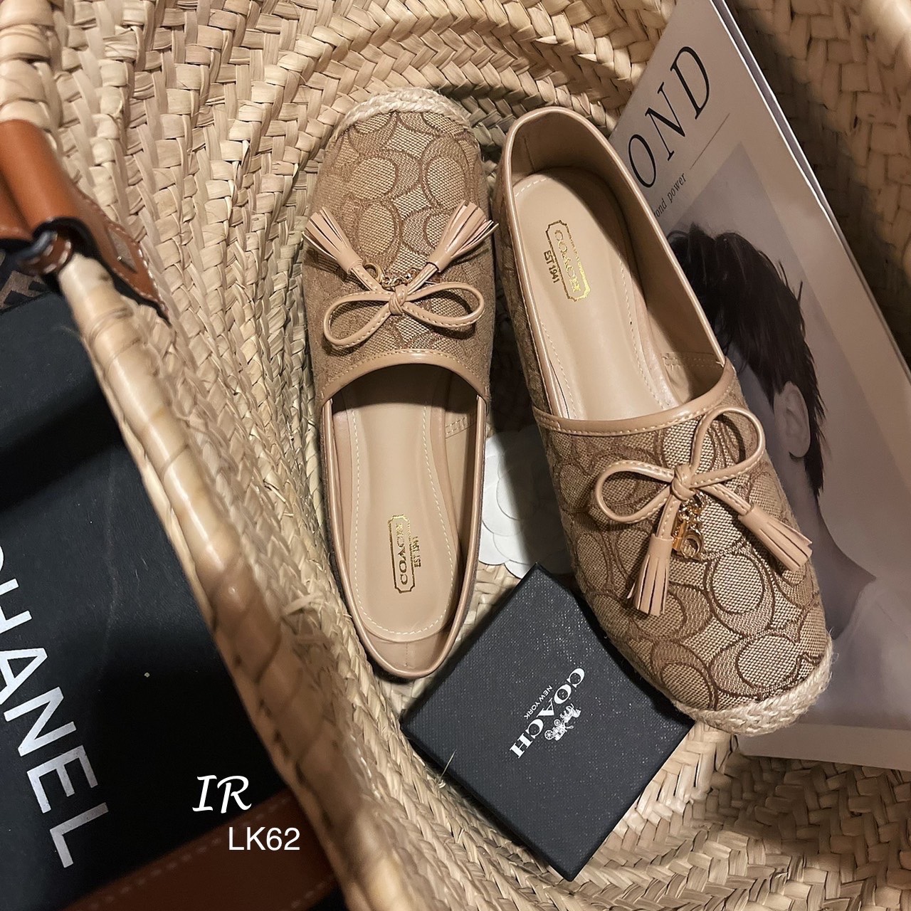 รองเท้าคัทชูทรงสวมสไตล์ Coach (สีน้ำตาล)