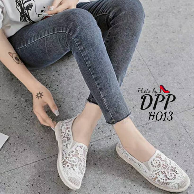 รองเท้าคัทชูผ้าลูกไม้นิ่ม